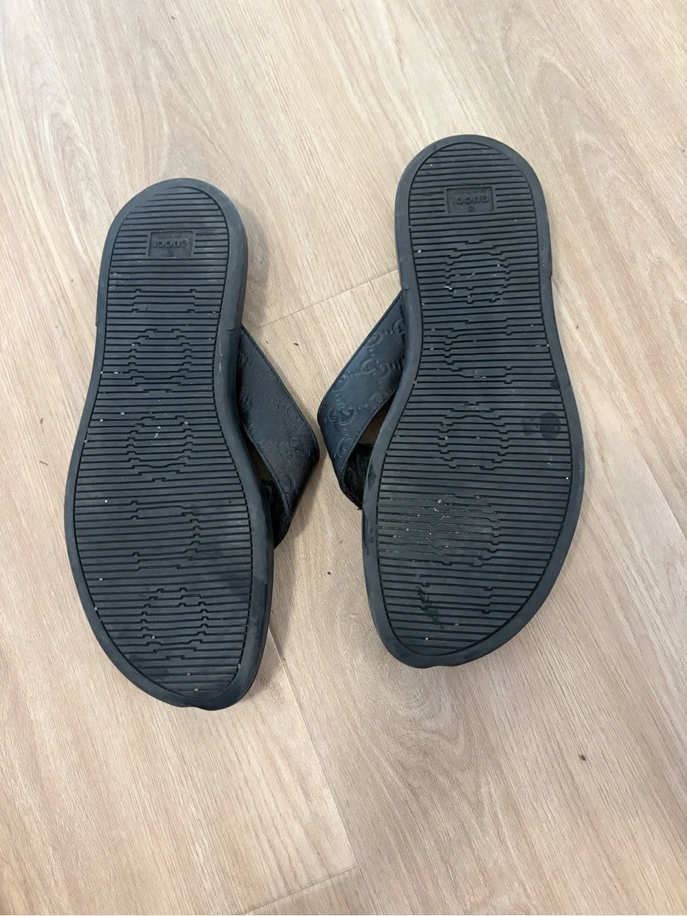 Men's Gucci Flip Flops